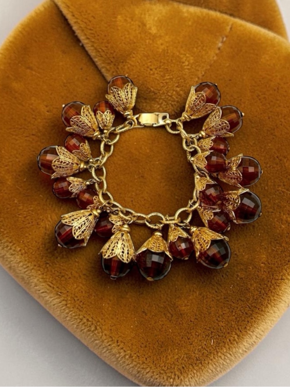 Rare Napier Vintage Faceted Faux Amber Acorn Charm Bracelet 8" EUC